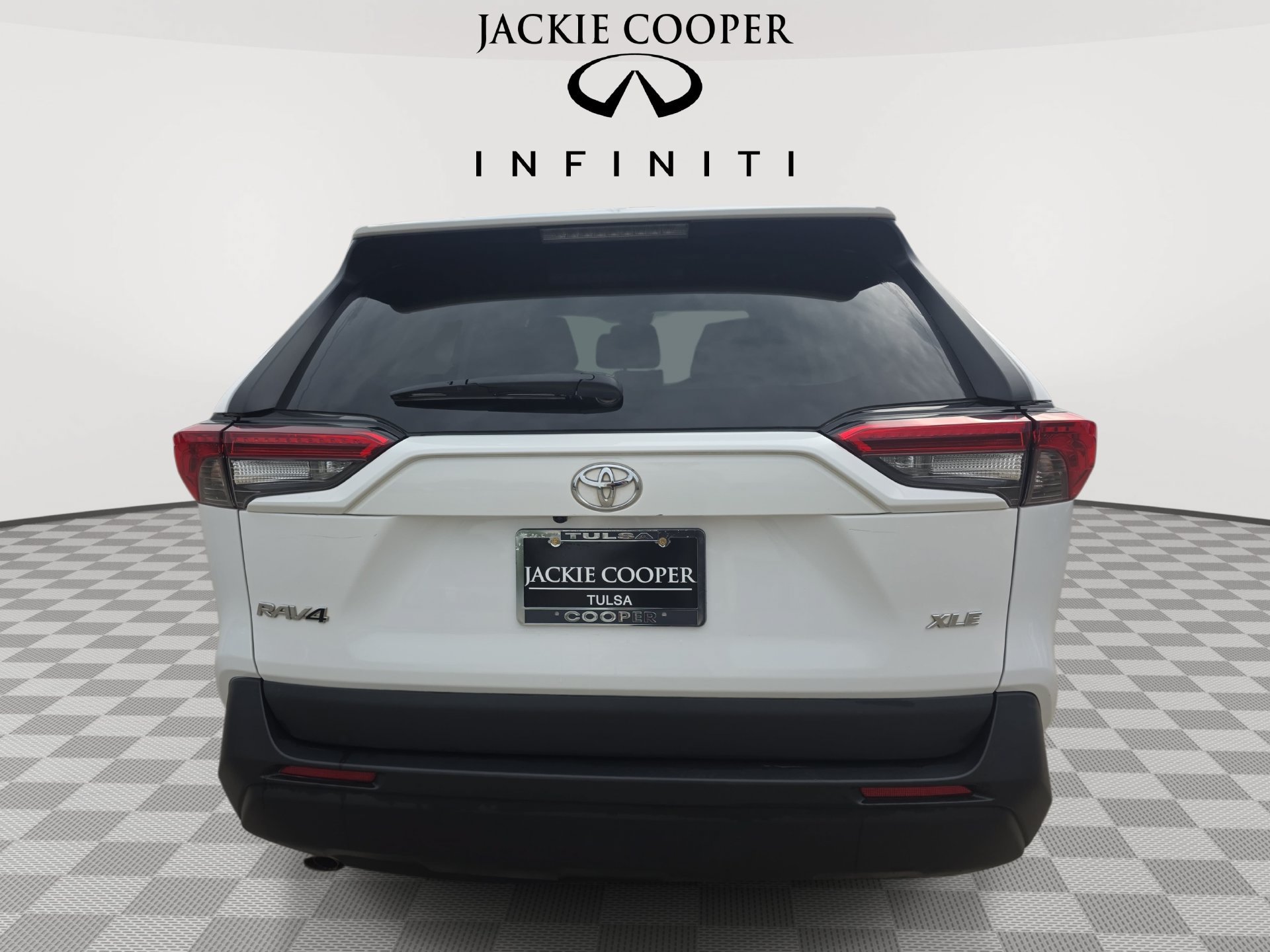 Used 2023 Toyota RAV4 XLE w/ Convenience Package FWD image 6