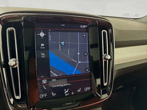 Used 2019 Volvo XC40 T5 Momentum image 15