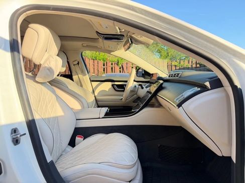 Used 2022 Mercedes-Benz S 580 4MATIC Sedan w/ AMG Line Package image 30