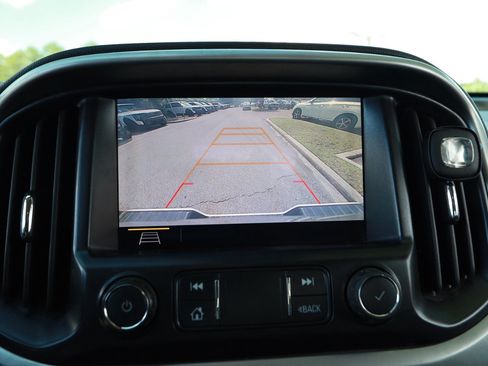 Used 2020 Chevrolet Colorado LT w/ Safety Package RWD image 21