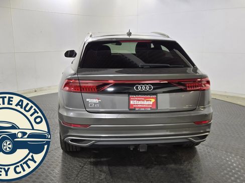 Used 2019 Audi Q8 Prestige w/ Luxury Package image 6