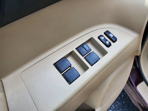 Used 2013 Toyota Highlander 4WD w/ Cold Weather Pkg image 16