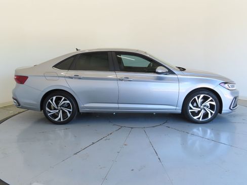 New 2026 Volkswagen Jetta SEL FWD image 2