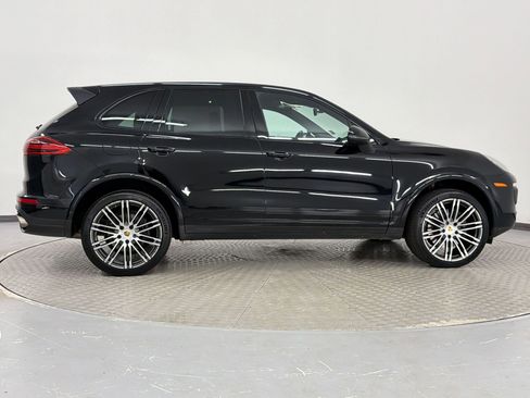 Used 2017 Porsche Cayenne image 8