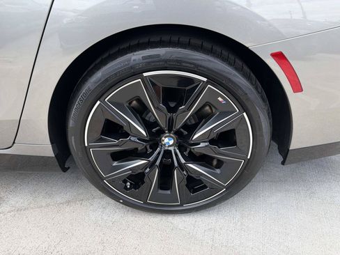 Used 2026 BMW 740i w/ Premium Package RWD image 6