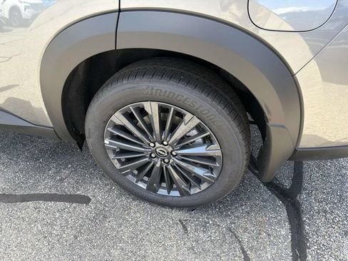 New 2026 Nissan Pathfinder SL w/ SL Premium Package AWD/4WD image 8