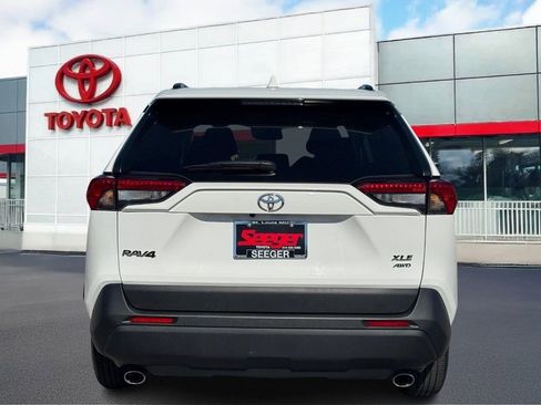 Used 2025 Toyota RAV4 XLE AWD/4WD image 6