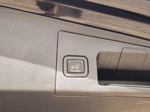 Used 2018 Cadillac XT5 Premium Luxury image 46