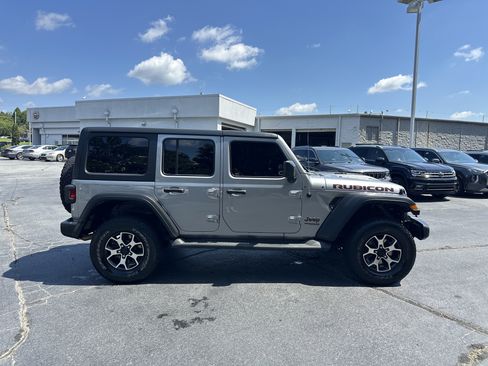 Used 2020 Jeep Wrangler Unlimited Rubicon w/ Cold Weather Group AWD/4WD image 10
