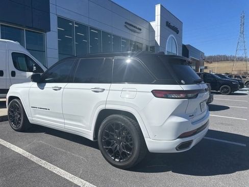 Used 2025 Jeep Grand Cherokee Summit image 17
