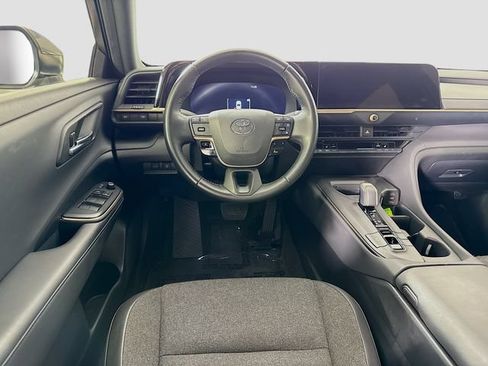 Used 2023 Toyota Crown w/ Carpet Mat Package (TMS) AWD/4WD image 26