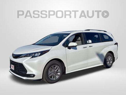 New 2026 Toyota Sienna XLE image 1