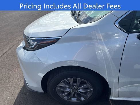 New 2026 Toyota Sienna XLE FWD image 9