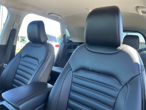 Used 2022 Ford Edge SEL image 17