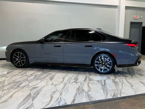 Used 2025 BMW 760i xDrive w/ Executive Package image 11