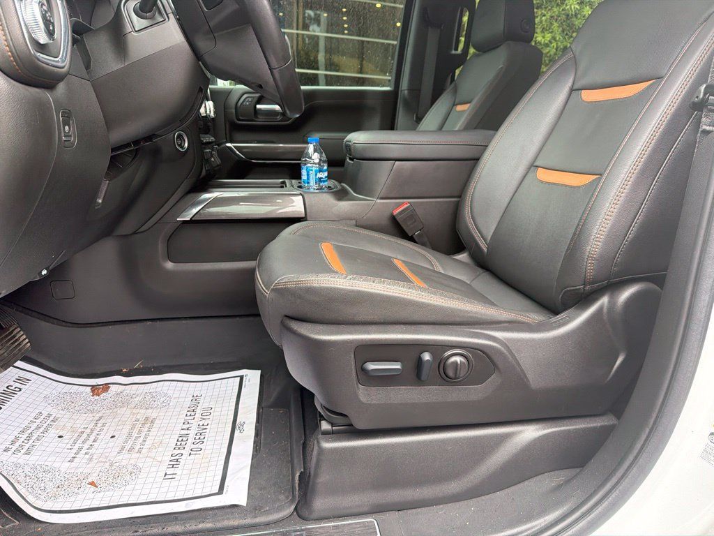 Used 2022 GMC Sierra 2500 AT4 w/ AT4 Preferred Package AWD/4WD image 5