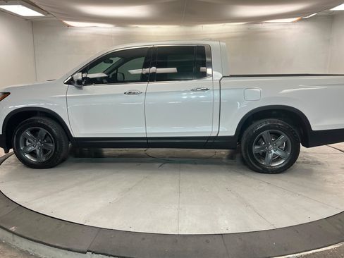 Used 2023 Honda Ridgeline RTL-E image 2