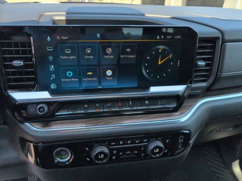 Used 2023 Chevrolet Silverado 1500 LT AWD/4WD image 16