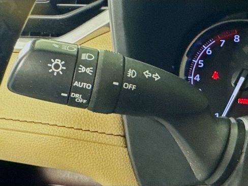 Used 2019 Toyota RAV4 Limited w/ Advanced Technology Package image 12