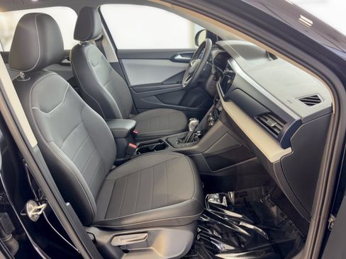 Used 2023 Volkswagen Taos SE w/ Panoramic Sunroof Package FWD image 30