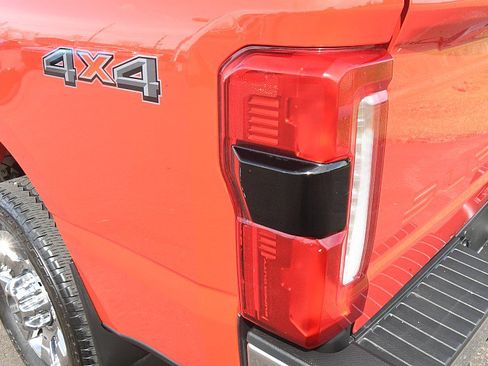 Used 2023 Ford F250 Lariat w/ Lariat Ultimate Package AWD/4WD image 31