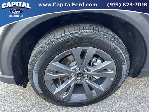 Certified 2025 Ford Explorer Active w/ Active Comfort Package AWD/4WD image 13