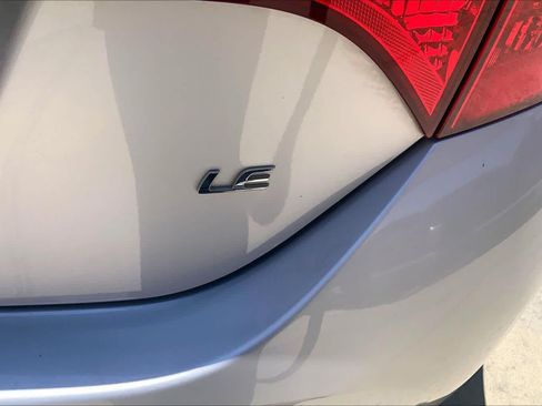Used 2019 Toyota Corolla LE FWD image 10