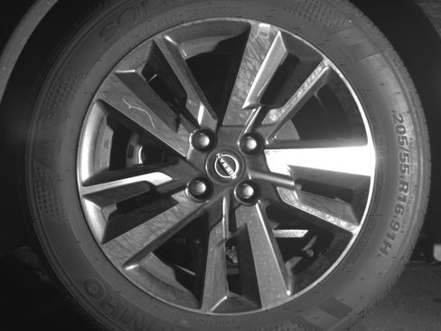 Used 2025 Nissan Versa SV image 12