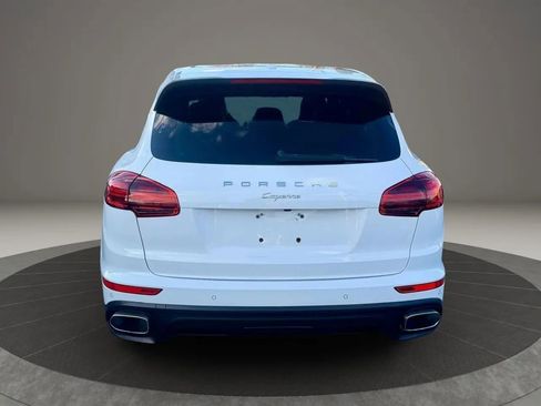 Used 2018 Porsche Cayenne Platinum Edition image 5