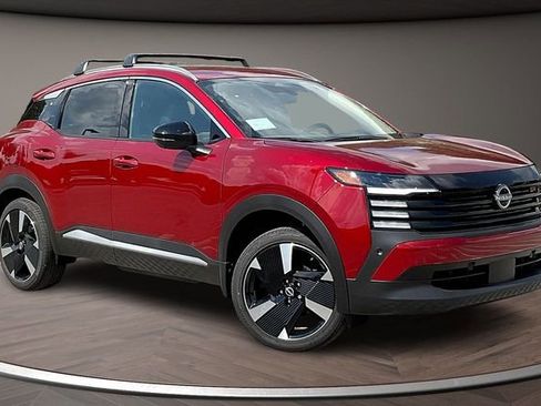 New 2026 Nissan Kicks SR w/ SR Premium Package FWD image 2