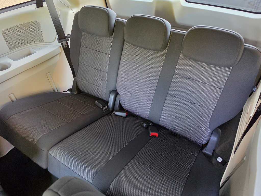 Used 2009 Dodge Grand Caravan SXT w/ Entertainment Group 2 FWD image 31