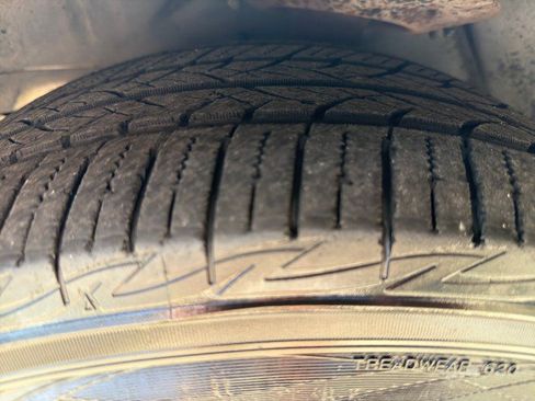Used 2005 Cadillac De Ville w/ Equipment Group FWD image 27