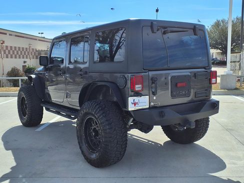 Used 2018 Jeep Wrangler Unlimited Sport w/ Connectivity Group image 2