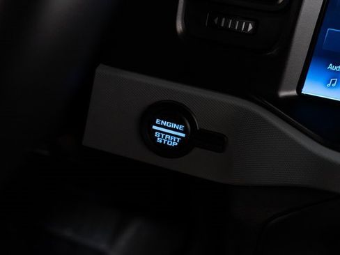 Used 2023 Ford Bronco Badlands image 29