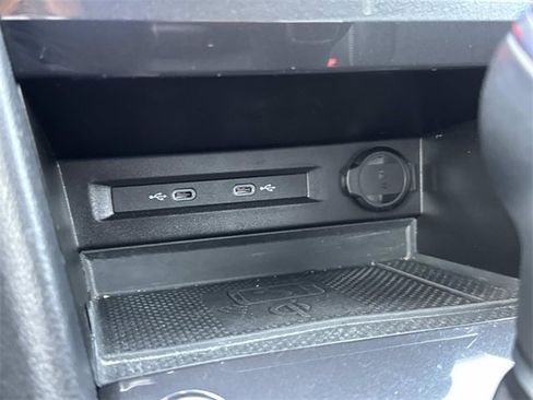 Certified 2022 Volkswagen Tiguan SE image 25