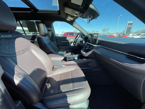 Used 2025 Ford Explorer ST-Line w/ ST-Line Street Pack image 27