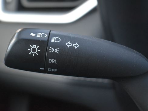 Used 2021 Toyota RAV4 LE image 20