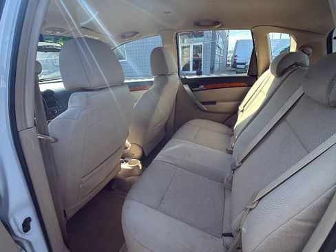Used 2011 Chevrolet Aveo5 LT w/ Power and Convenience Package FWD image 12