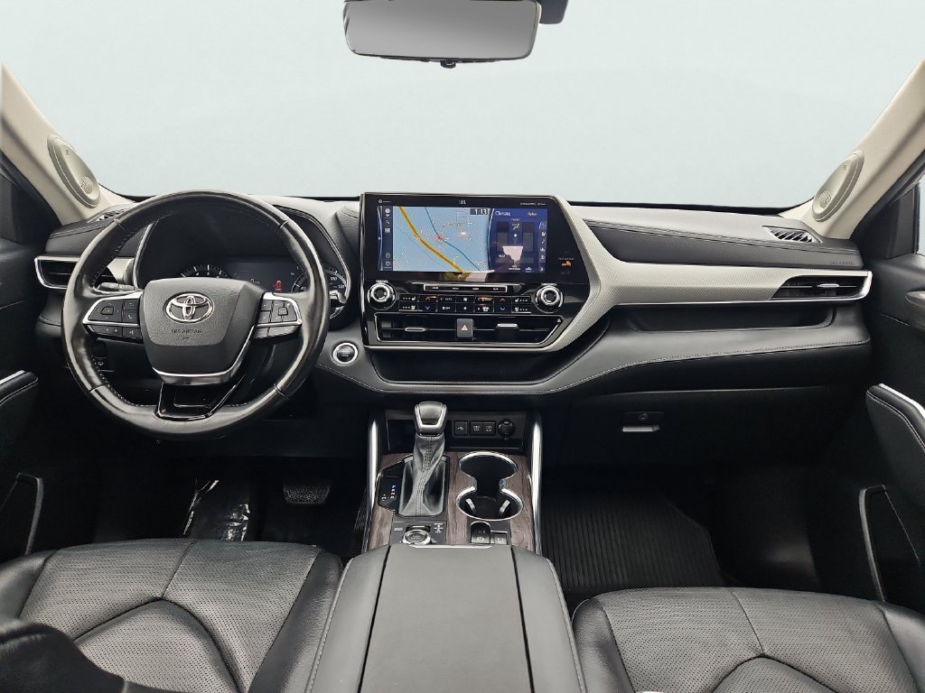 Used 2021 Toyota Highlander Platinum AWD/4WD image 11