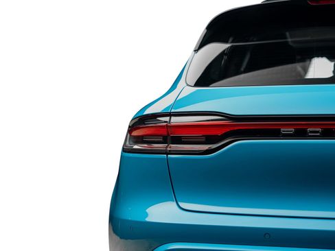Used 2023 Porsche Macan S AWD/4WD image 12