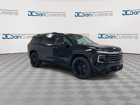 Used 2026 Chevrolet Traverse High Country w/ LPO, Floor Liner Package AWD/4WD image 2