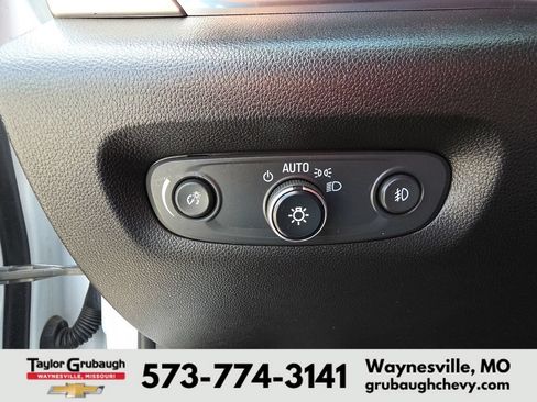 Used 2018 Chevrolet Traverse LT FWD image 20