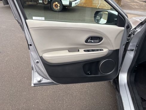 Used 2022 Honda HR-V EX-L image 11