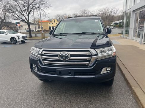 Used 2018 Toyota Land Cruiser Base image 50