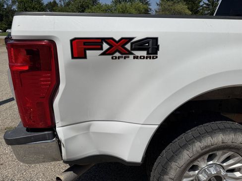 Used 2021 Ford F250 XL w/ STX Appearance Package AWD/4WD image 8