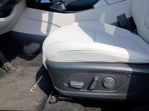 New 2025 Hyundai Tucson SEL image 18