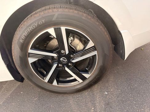 Certified 2025 Nissan Sentra SV FWD image 7