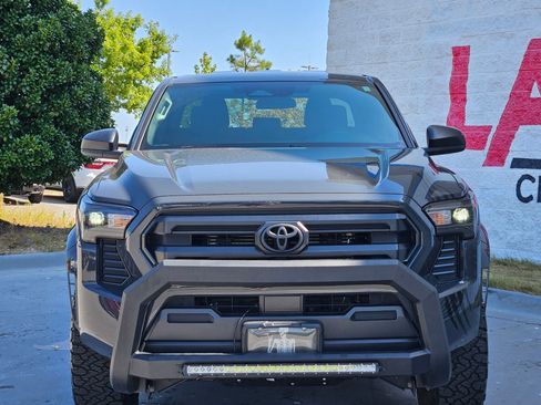 Used 2025 Toyota Tacoma SR AWD/4WD image 2