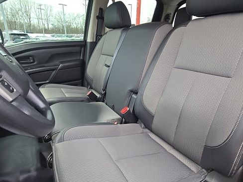 Used 2019 Nissan Titan S image 19