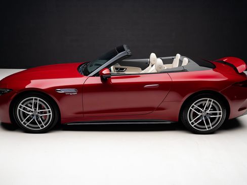 Used 2022 Mercedes-Benz SL 55 AMG 4MATIC w/ Driver Assistance Package image 19